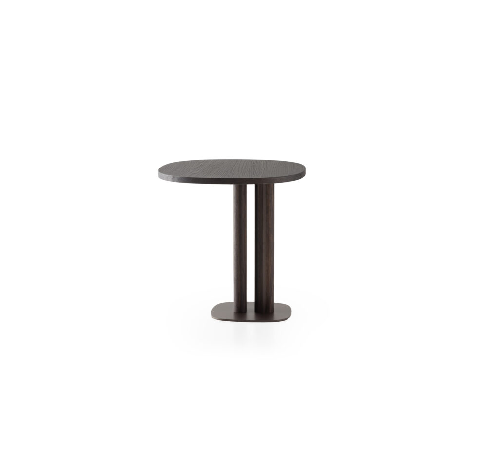 Table basse rectangulaire avec base en métal bruni et plateau en bois chêne Laguna.