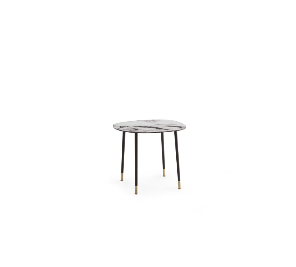 Alliez praticité et élégance avec les tables Pebble de Morica Design.