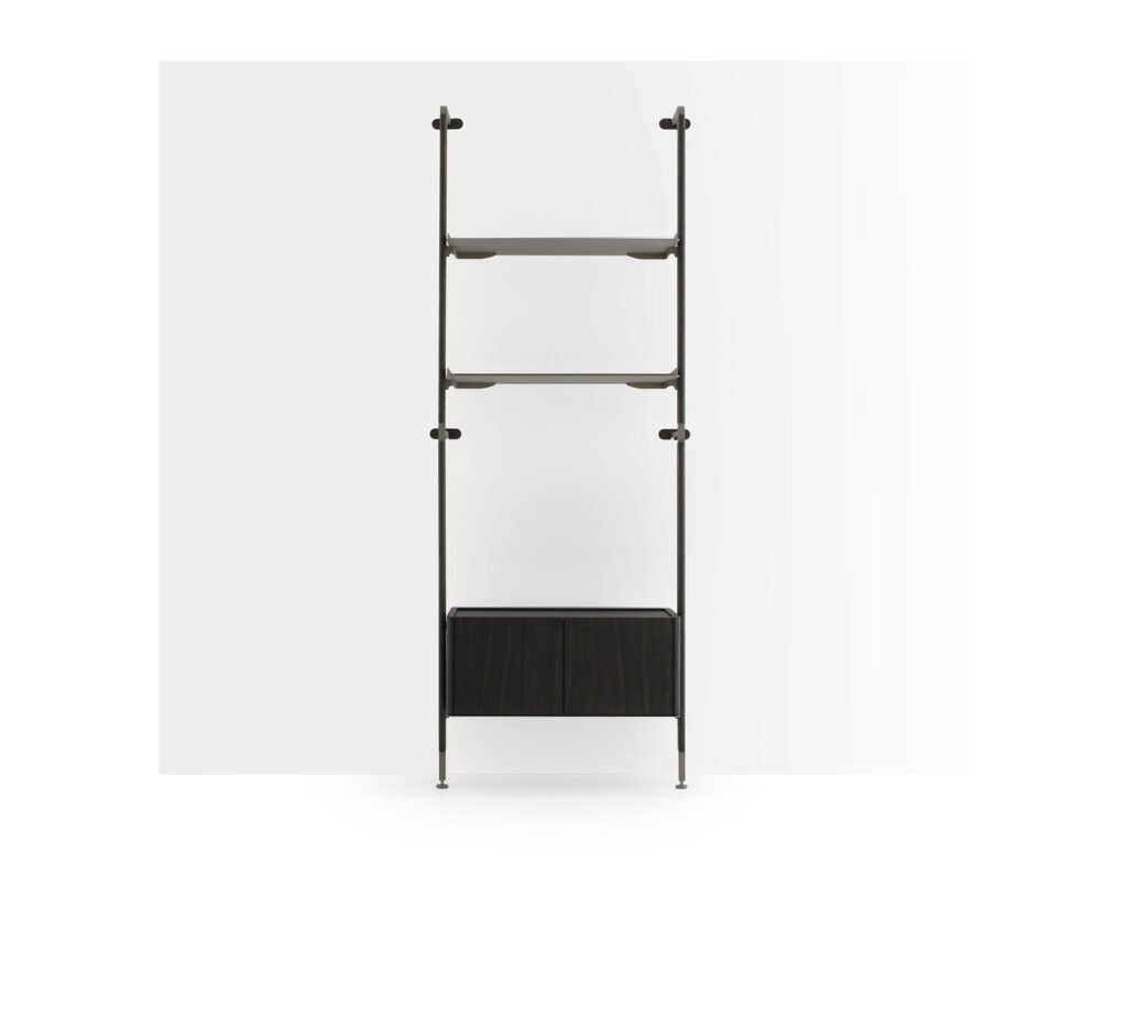 Componibile Galaxy: legno massello e metallo verniciato per un design d'effetto.