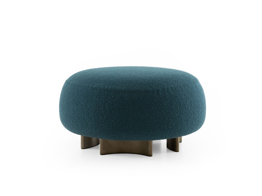 Stylish and versatile pouf with a touch of originality.