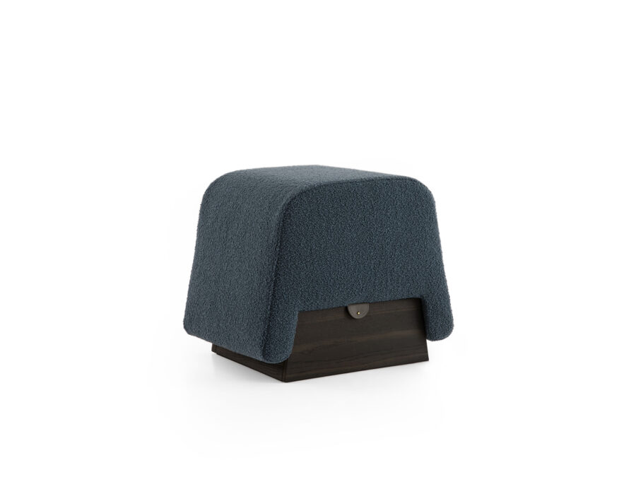 Discover the versatile elegance of the Onigiri pouf: a seamless blend of style and functionality.